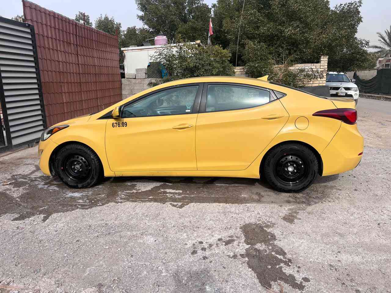 السلام عليكم
للبيع هونداي النترا موديل 2015 رقم بغداد وارد امريكي باسمي مصفرة هيئة غرامات محرك 1800ضررها حوض الصندوق السياره جاهزه من محرك وكير تبريد تدفئة  صدر تخم تاير باتري جديد دواخل كله جديد خير من الله كبل للشغل السعر 115 وبيها مجال مكان السيارة بغداد الدورة  للاستفسار ***********
