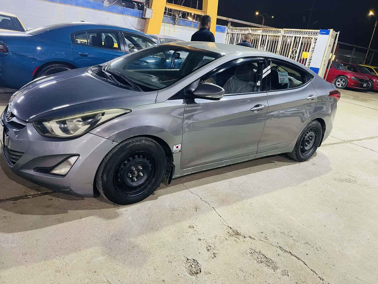 يالله النتره 16 خليجي مكينه 1800 بيهة رشات صبغ فقط بدون ضربه أو تبديل كير مكينه حداده وتخم تاير جديد 
السعر 117 وبيها مجال مكاني ناصريه سوق الشيوخ ***********
