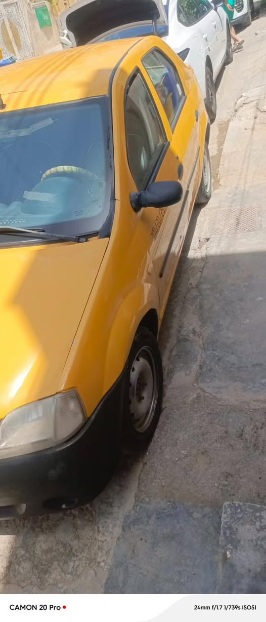 السلام عليكم رينو ٢٠٠٩ مكينه مكفوله سياره جاهزه العنوان شعب *********** السعر ٣٢  وبيها مجال تحويل ثاني يوم
