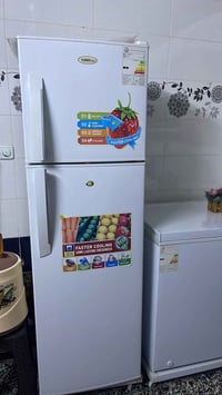 ثلاجة • للبيع