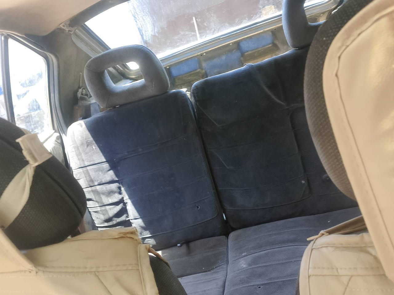 السلام عليكم اوبل كاديت تشتغل نكره بيه تبخير سعر 700 الف  كابون بازين  ورقي سنويه موجوده وكاله موجوده مكان سيارة القيارة صاحب سيارة موجود بل الموصل ***********
