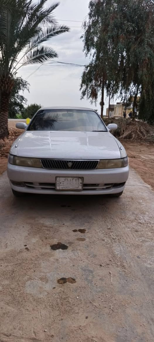 شيزر للبيع موديل ٩٣ رقم بصره راعيه بالشاميه مكينه وكير مكفولات حداديه زينه ضربه مابيه السياره  مكفوله من نقل الجثه فقط بيه كصه ربع والباقي مكفول السياره موجوده بالنجف ناحية الحريه اني مكلف بالنشر 
السعر ٣٦ بيه مجال بسيط  هذا رقم راعي السياره***********
