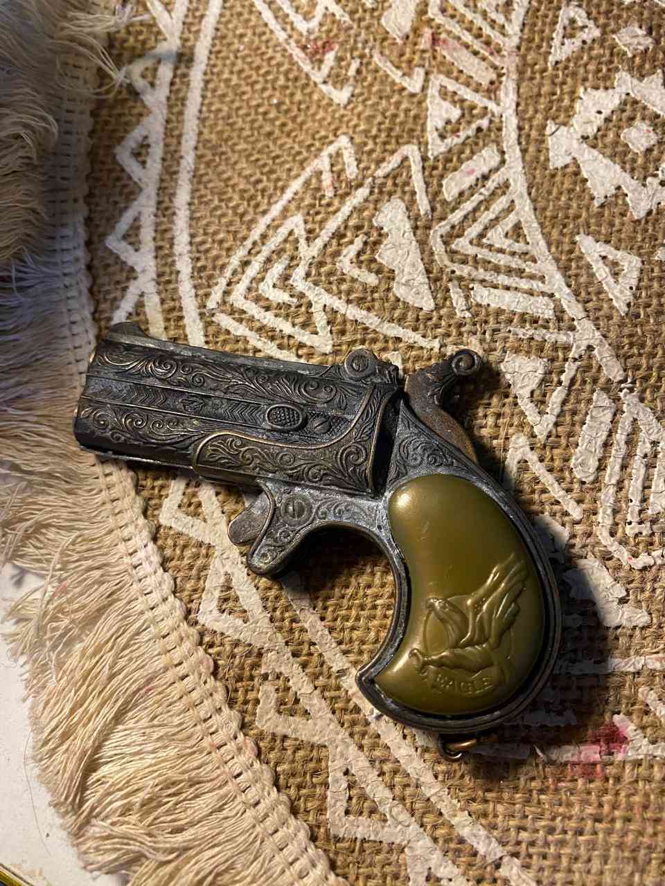 قطع

Vintage Black Powder Pistol Replica
نسخة ديكورية لمسدس بارود قديم 
بسعر 120 الف


**إذا كنت صاحب هذا الإعلان وتريد حذفه لأي سبب، رجاءا أرسل رسالة إلى الدعم الفني**