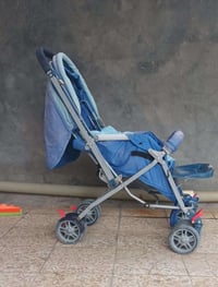 عربة طفل • نضيفه