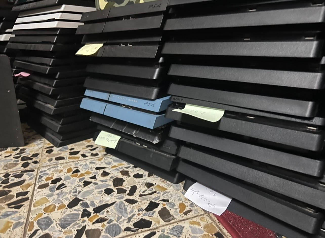 بلي 4 350 جهاز تقريبا
نضام ٩.٠٠ ٩.٥٠.٩.٦٠
بيع شلع فات برو سلم اكثر شي سلم اكثر شي
جمله مابيع مفرد 
***********بغداد
