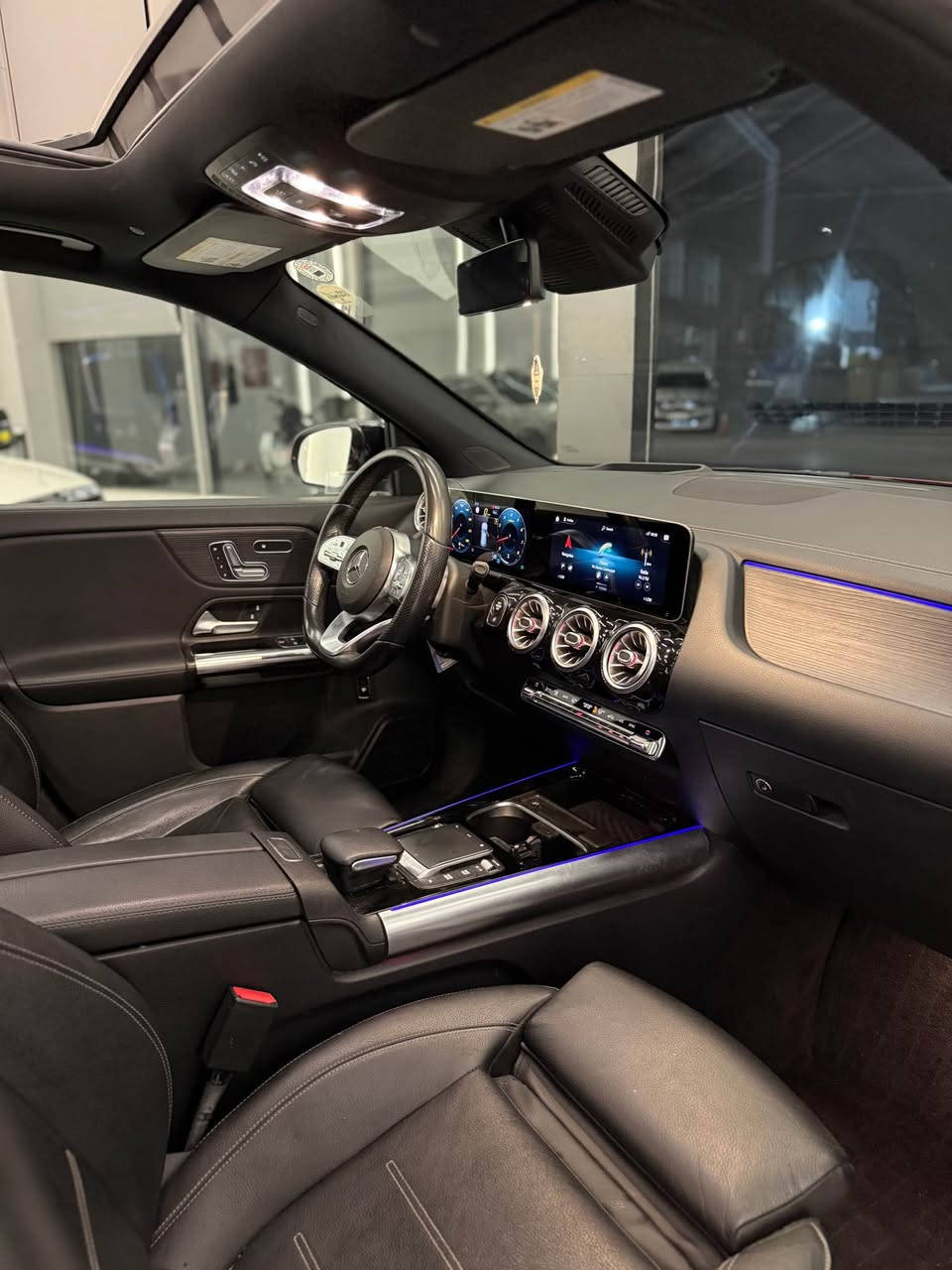 GLA 250 2021 AMG 4Matic Full 🔥☄️
موديل :2021
ماشي : 55 میل 
فول ١/١ رادار جانبي خلفي شاشه كاميرا ٣٦٠
سقف بانوراما كشنات خزن ميموري سياحي هم كهرباي  داخل ليد اصلي شاشه جبير كيج اليكترون ماوس فول داتاشو 4  کامیرات موصفات ماكو اكثر AMG  بيلادي حادث فقط حافه امايه بدون اي دواخل .
سياره جديده صدر گير محرك تبريد محرك سياره 
رقم شاصي: W1N4N4HB3MJ171043
سياره رقم جديد هه زه جديد سنويه جديد
سياره بسمي تريد وكاله تحويل نفسي يوم
مكان سياره اربيل .
سعر:245🔥🔥.
رقم هاتف ☎️ *********** whats app أربيل, العراق
