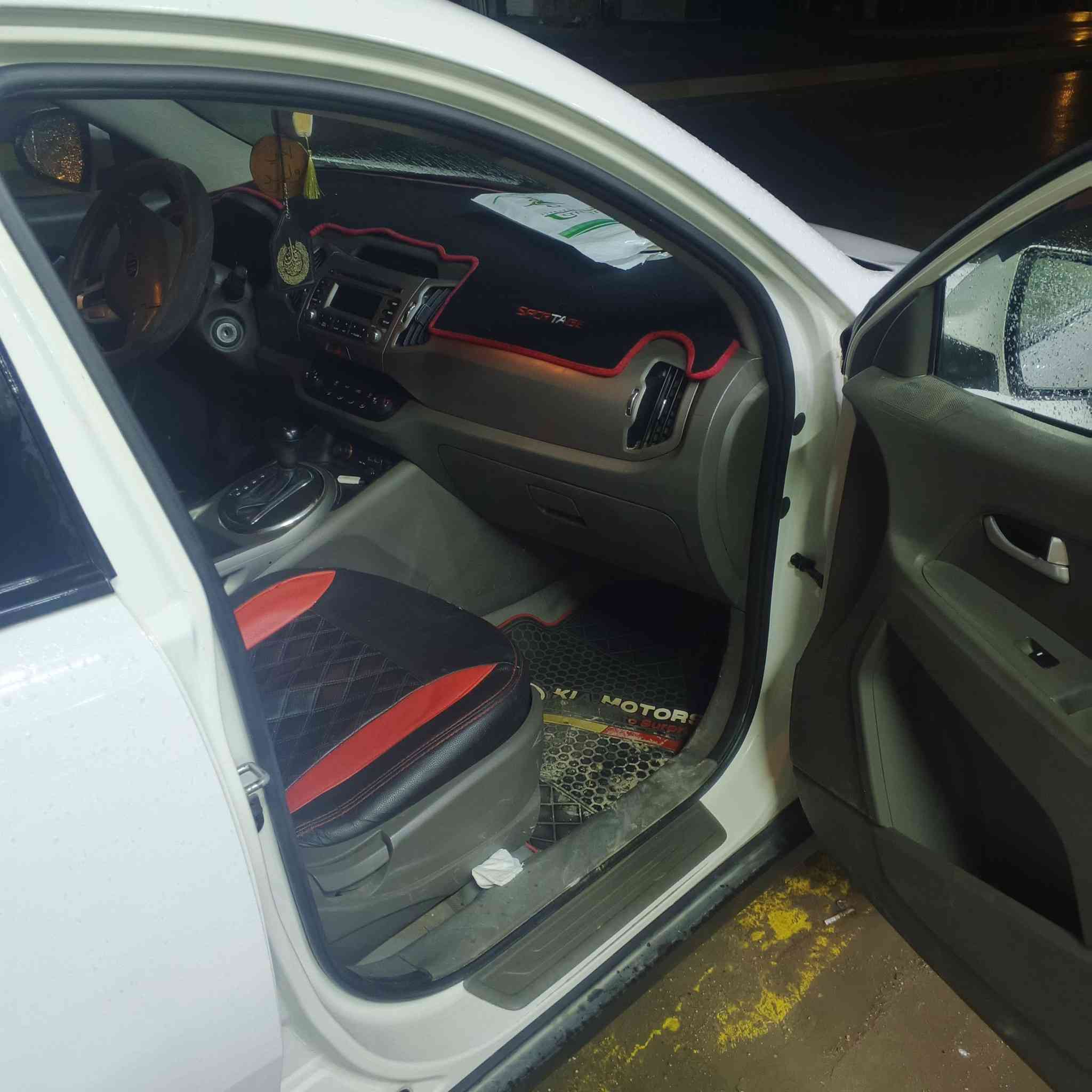 سلام عليكم
اسبورتج موديل 12 خليجي 
سياره نظافه خير من الله 
سعر 135 وبيه مجال
مكان رمادي رقم الهاتف ***********
