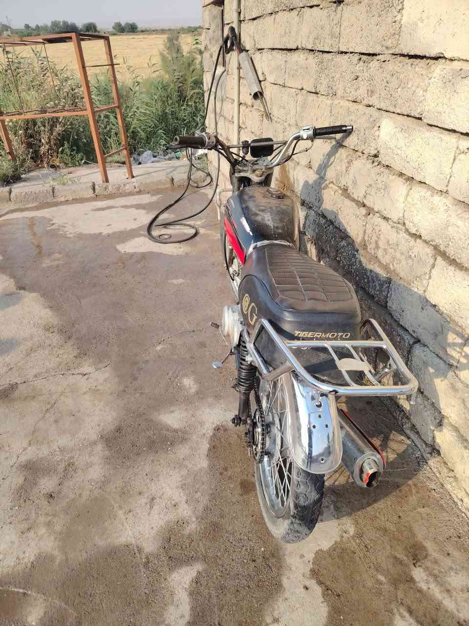السلام عليكم دراجه للبيع سعرها200 وبيها مجال شغاله مابيها شي مكاني بيجي *********** بي واتساب
