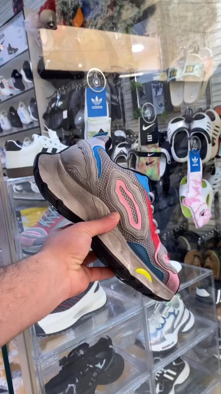 رمضان مبارك ☪️ 🤍🌿
تشكيلة مميزة من #البلنسياگا و #النيوبلانس 🔥💣
🟢"تم اختيار كل قطعة بعناية لتعكس أناقتك."🟢 
🗺️ : الانبار 🔹هيت 🔹شارع باب الحارة #صعوداً 📈مجاور (( ازياء صلاح الجبوري ))✨💕
تخفيضات 10٪؜ على مدار السنة🌀🤗 
#توصيل:2000 دينار لجميع مناطق العراق 🚀🇮🇶
واتساب: 📞*********** 
آنستا :☯️_0782⁩
