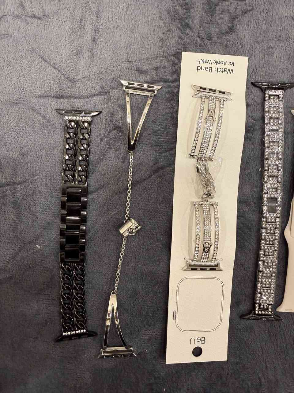 القطعه ب8 ثنين ب15 
 والاصلي لون بيجي او كريمي  ب20


**إذا كنت صاحب هذا الإعلان وتريد حذفه لأي سبب، رجاءا أرسل رسالة إلى الدعم الفني**