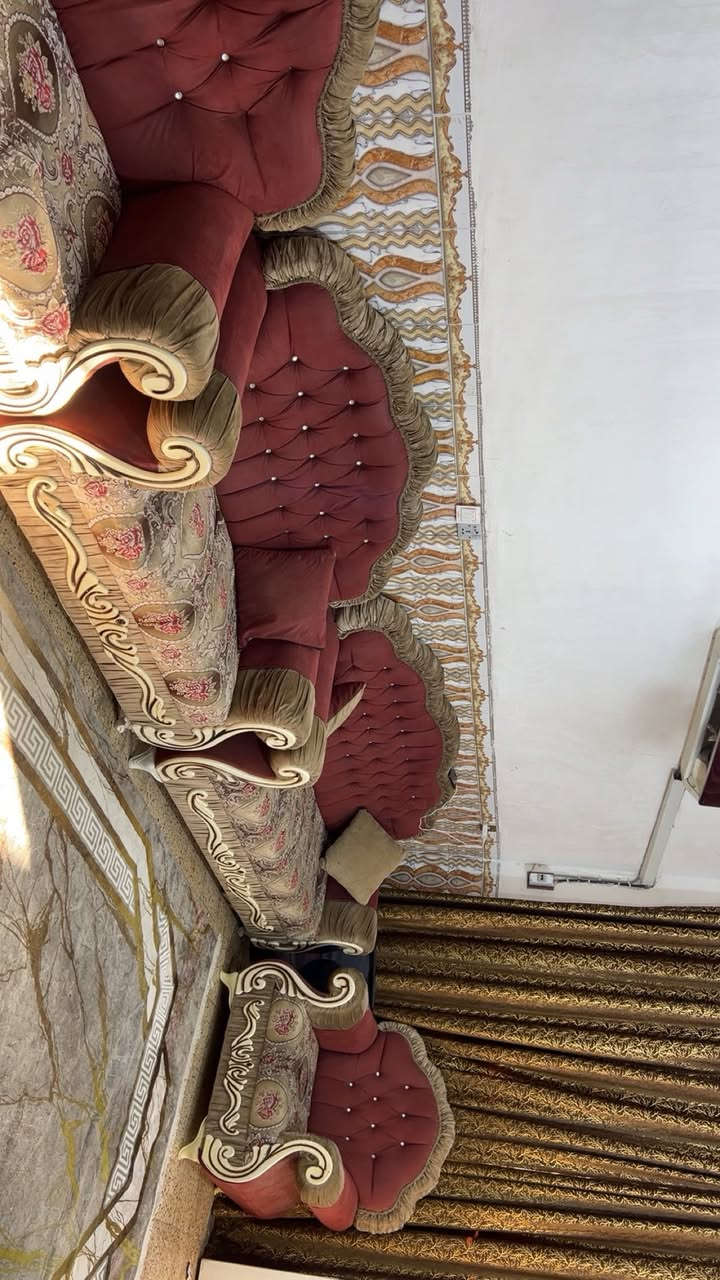 السلام عليكم تخم تسكام نجاره الثقيل مسوي بمليون
 اريده سعره350ًوبي مجال 
ملاحظه : التخم بي اضرار كلش بسيطيه 
الاستفسار ***********
