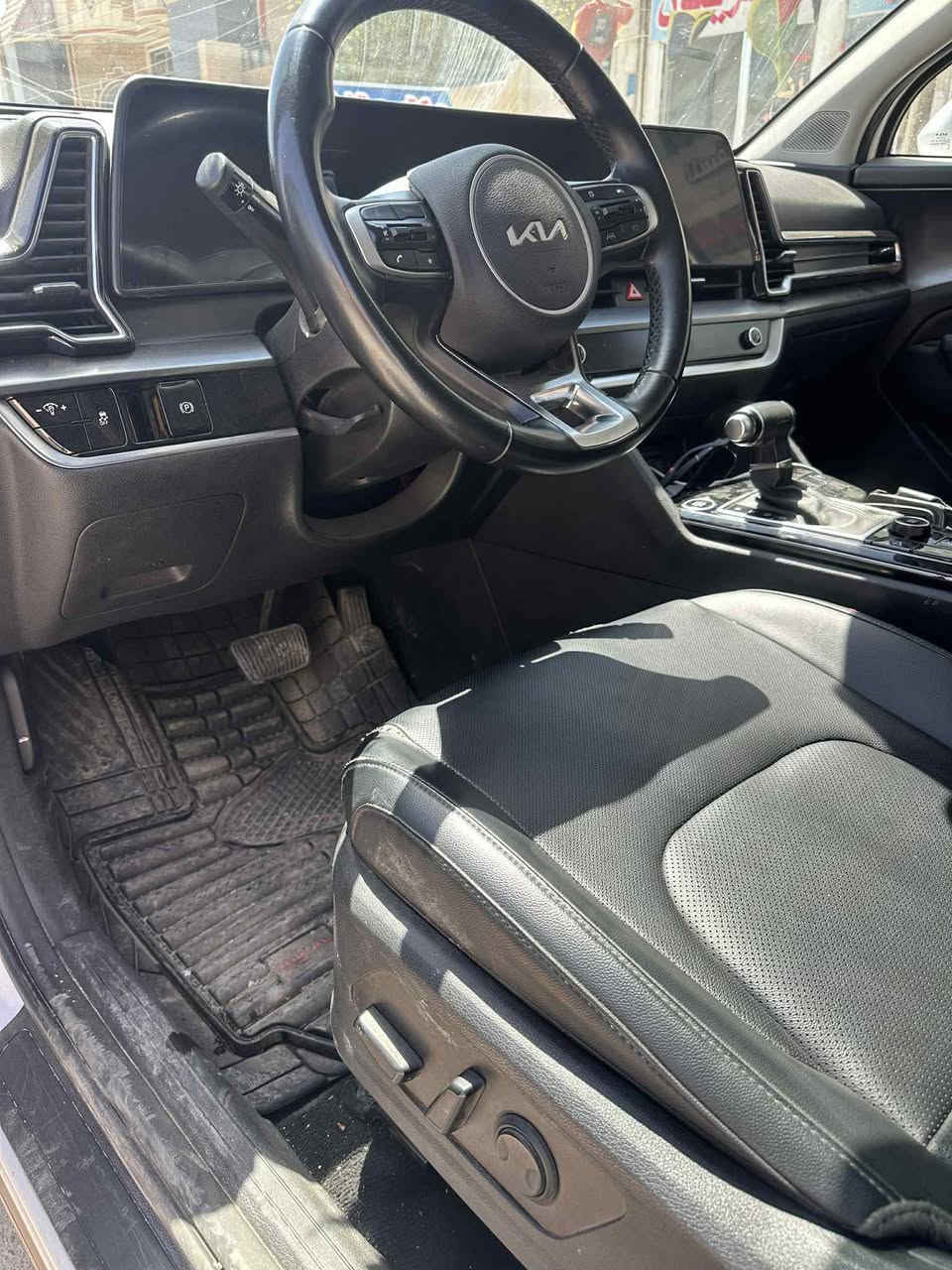 سبورتج ٢٣ كلين
فقط شاشه مبدله 
فول عدى الفتحه 
رقم بابل باسمي رقم انكليزي هزه وسنويه جديده 

بسعر مناسب جداً ٢١٨ وبيه مجال 
مكاني بابل الحله 

***********
