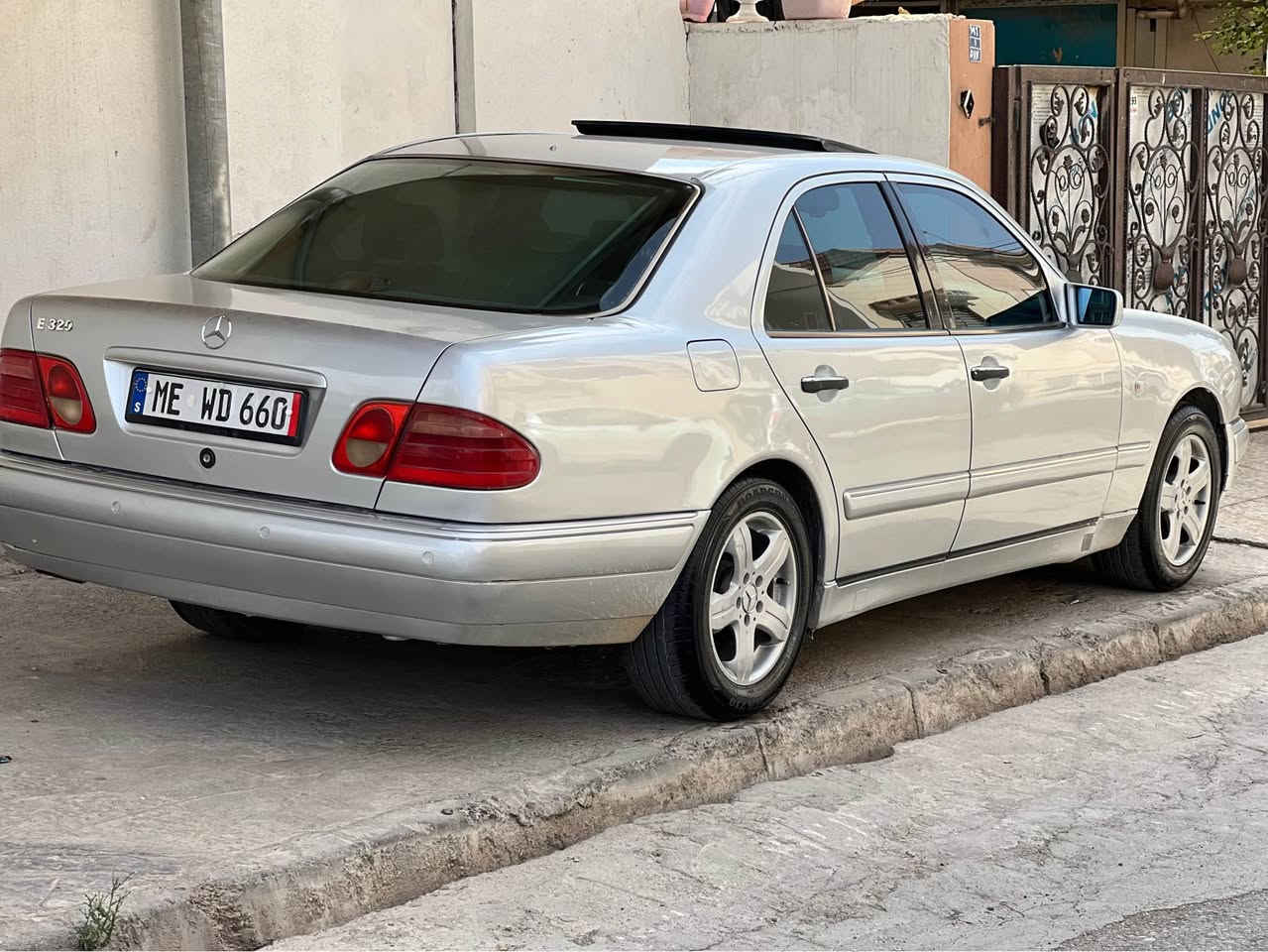 فرۆشتنی خێرا مارسیدس عفریت مۆدیل ١٩٩٨ ی مەنەفیس ئیبراهیم خەلیل قەپات ئیلینگاز یەحنی قەپات مواسەفات سلایت تعدید سورعە کوشن جلد و هیتەر و کارەبایی سێ خەزن سوکان کارەباو خەزن ئاوینە کەلە پەردە بیلاد کارەبایی مەکینە شەش پستنی بیلاد عدل گێڕ فۆڕدی بریک بەسمە دعامی پیش و پشت حەساس ئاوینە دژە فول سەلاجە شاشە ئایپاد ئاوی لایت تەبرید لەسەر سویج گەرمی بەشەرت لیدران بەشەرت بڕاوەو وەرگەڕای بەشەرت سعری ٤٢ وەرەقە مەجالیشی تیدایە شوێن هەولێر *********** موشتەری تەلەفۆنکە لۆ پرسیار کردن نامە مەنیرە هەمو شتم نوسیە کوی نوسیتم ئەوهایە أربيل, العراق
