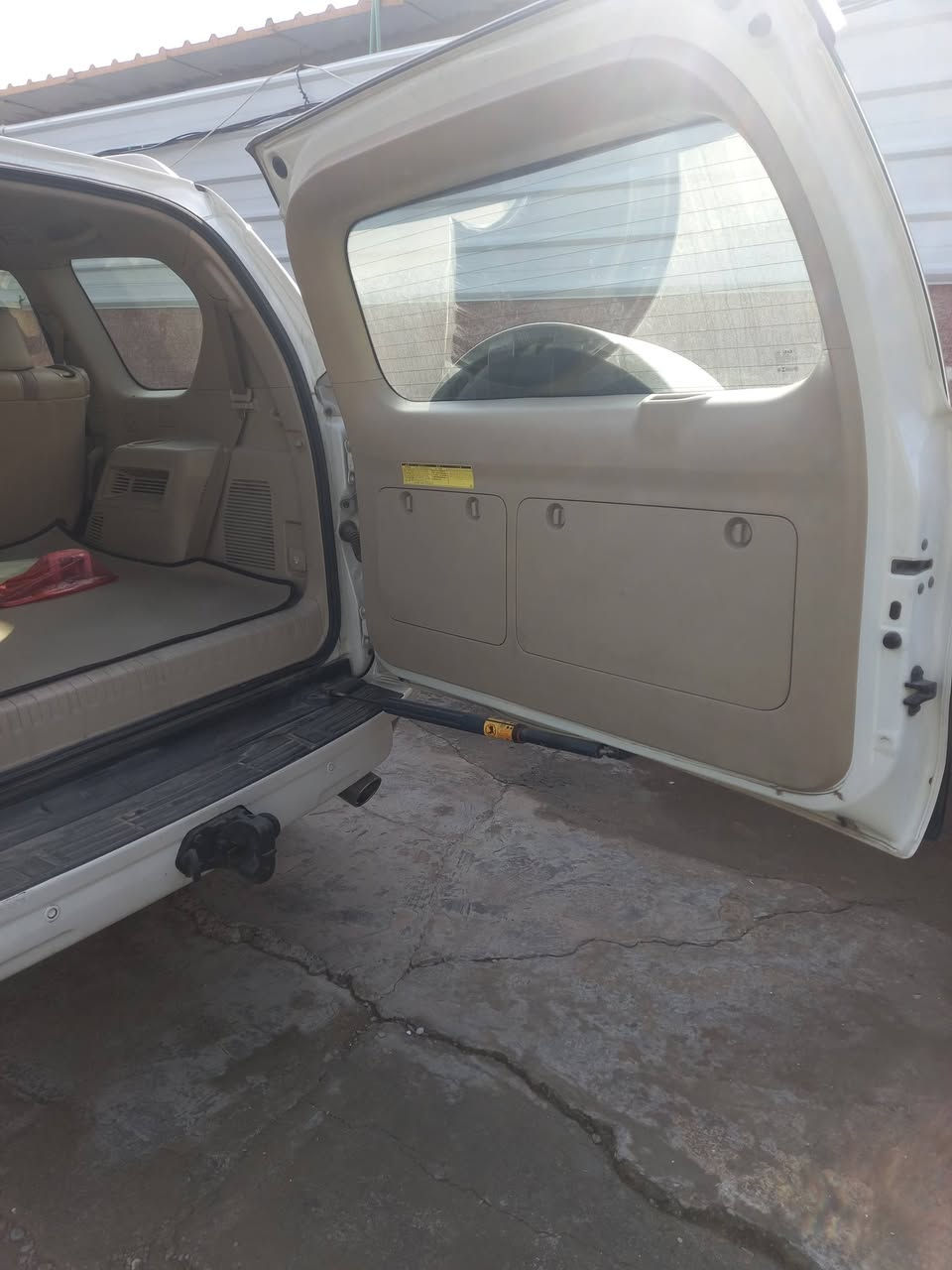 السلام عليكم للبيع برادو موديل ٢٠١٣ نضيفة بيها شخوط بالدعامية الخلفية والامامية بسيطة كما موضح بالسونار صدر خلفي أمامي امبدل  جديد تخم تاير برجستون الاصلي محرك ٦ سلندر فتحة سقف سبير تعليك السيارة نضيفة السعر ٣١ بيها مجال العنوان بغداد التاجي


**إذا كنت صاحب هذا الإعلان وتريد حذفه لأي سبب، رجاءا أرسل رسالة إلى الدعم الفني**