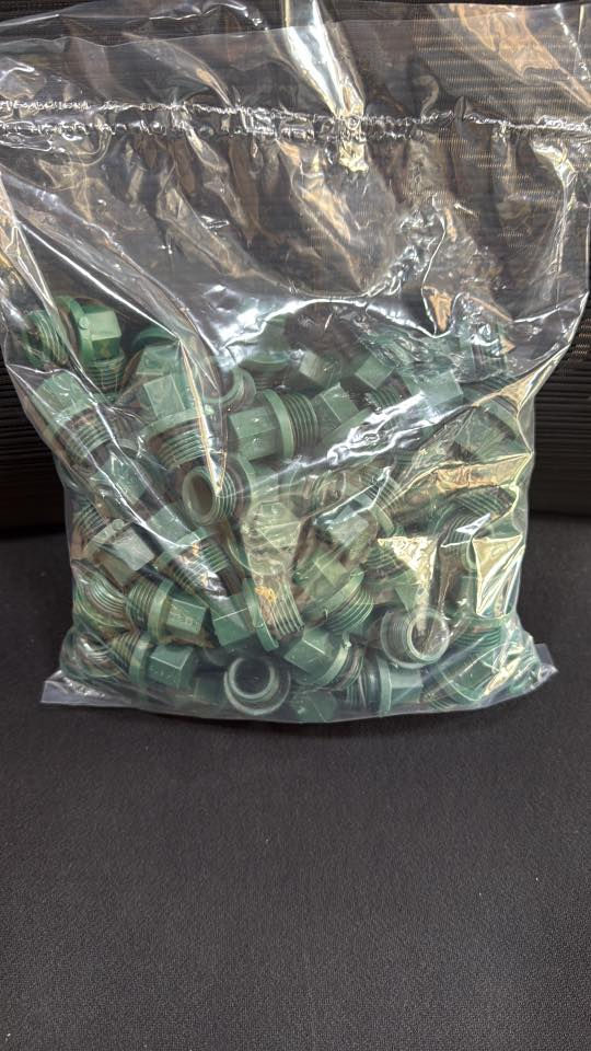 سداد 1/2 بلاستك لوان اخضر / رصاصي تعبئة كارتون 3000 / يوجد نقليات جميع محافظات العراق 
شركه واحه الجماس لتجاره المواد الصحيه والعداد اليدويه والمواد الكهربائية موصل دوره الحمام ***********
