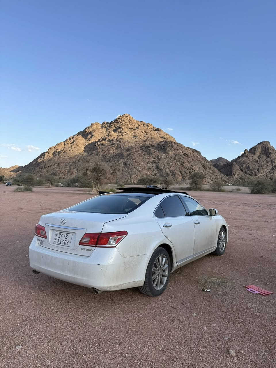 السلام عليكم للبيع لكزس es350
رقم دهوك 

خليجي 1/1

معروضه 155 

مواصفات فول 1/1

فتحه سقف  بانوراما 

كشنات جلد + كهرباء 

شاشه + بلوتوث 

رادارات جوانب 

حساسات أمامي خلفي 

مثبت سرعه 

كشنات حار بارد 

ستيرن كهربائي 

صندوق كهربائي 

 ماشي 200 الف
2 قطع جاملغ صبغ امامي وخلفي

2 قطع تبريد 

لايت زنون اصلي 

تخم تاير جديد


**إذا كنت صاحب هذا الإعلان وتريد حذفه لأي سبب، رجاءا أرسل رسالة إلى الدعم الفني**