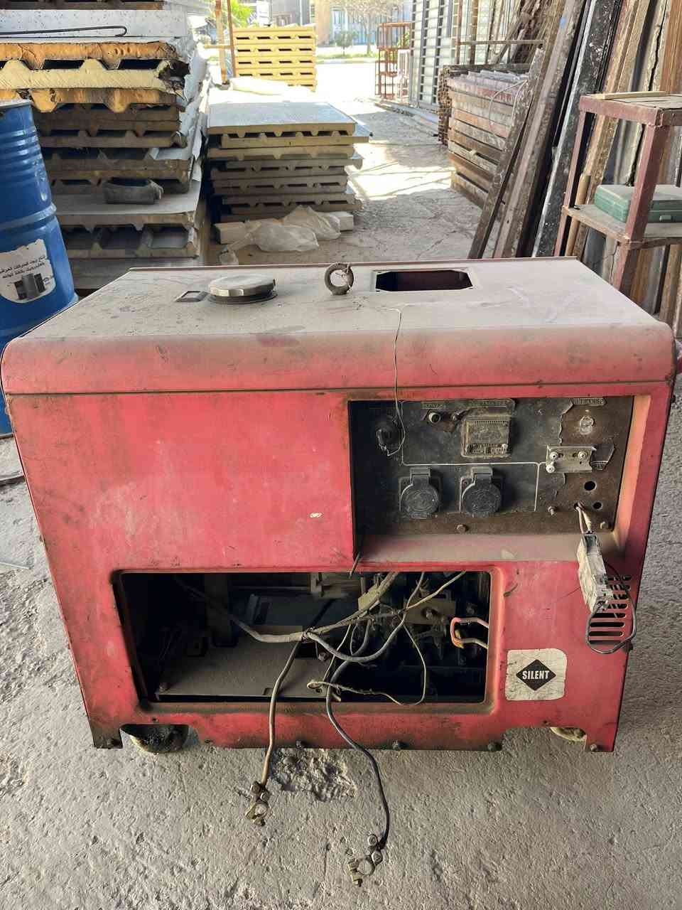 بسم الله الرحمن الرحيم 
عندي مولدتين شغالات 
المكان بابل المسيب

***********
