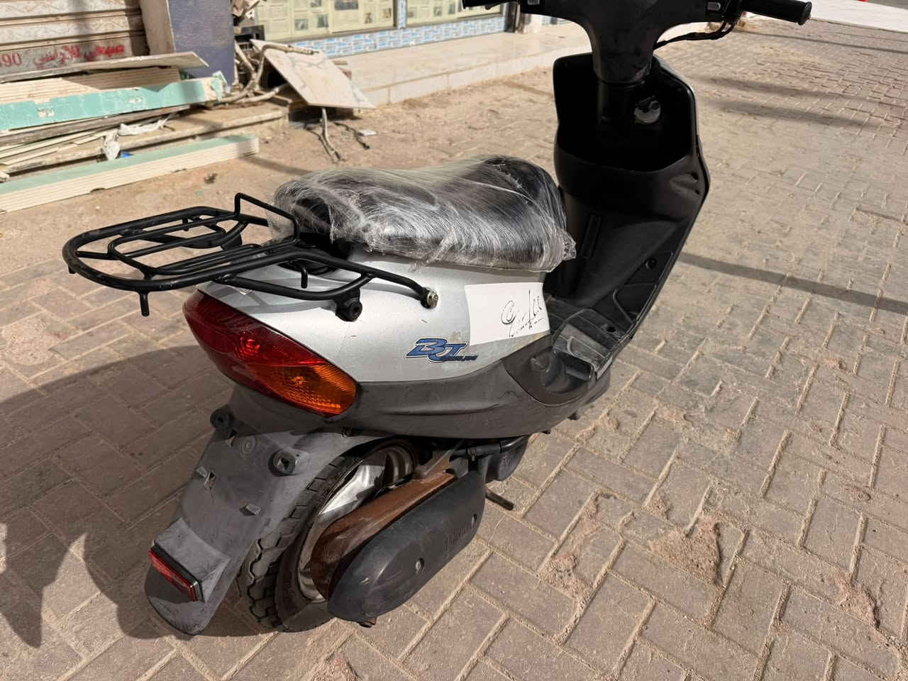 السلام عليكم بيجي حاويه مامفتوح نضيف ماصارلهه هواي من طلعت تقريبا 3 اشهر
سعرهه 825 بيهه مجال ***********
