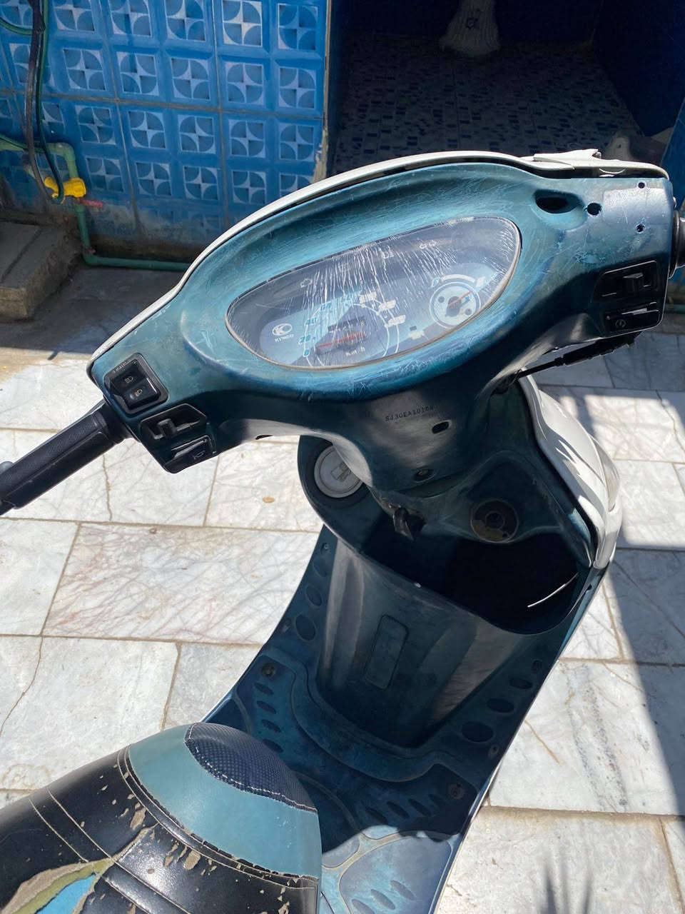 دراجة v2 
دراجه نضيفه ما بيه زلغ  بيه نقص قاعده مال فيت بم والشوته 
الدراجه مفتوحه على ايدي 
ب٣٠٠ وبيه مجال للشراي 
  ***********
