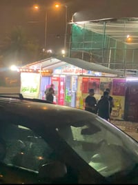 اسواق للايجار • حي العامل • عالشارع العام」「قرب ملعب سامر」「مع مخزن」「رفو...