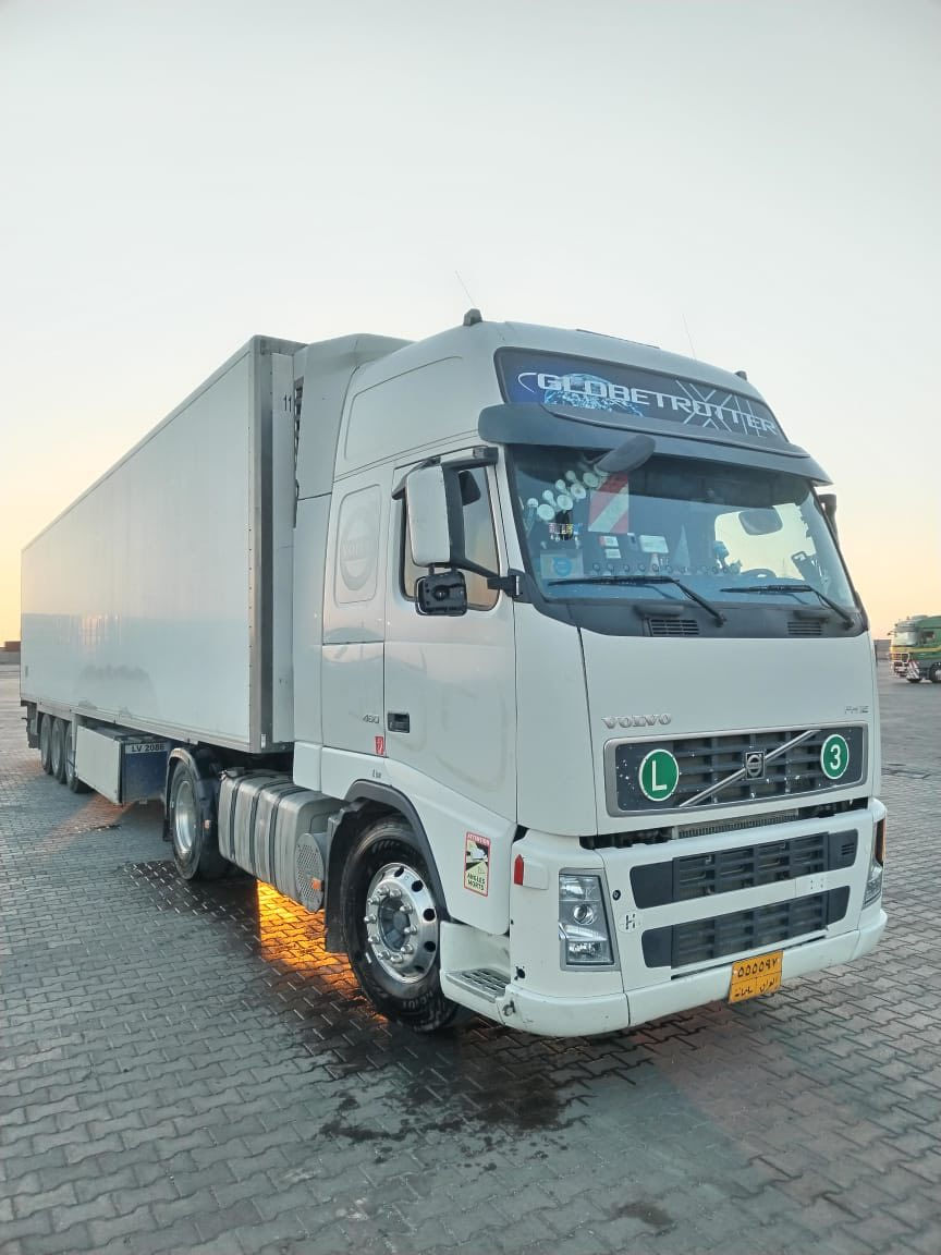 سلام عليكم فالفو لبيع موديل2005
السيارة تخم تاير وتخم ويل كروم مربوطه وكامله براد فرابه ستندر 2:60 طول 13و60 جهاز سنك 300  سنويه بسمي تحويل ثاني يوم اللاستفسار : ابو محمد ***********
