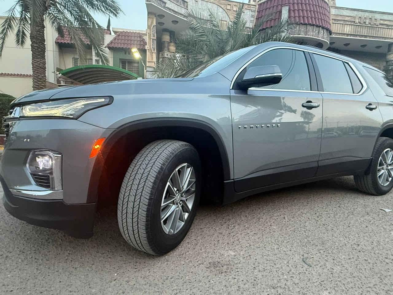 للبيع ترافرس
2023 LT
بصمه اربع أبواب
جنطة كهرباء 
تبريد 3 قطع 
شاشة قاصة  حجم كبير 
7 راكب سياحي 
نظام مانع تصادم 
نظام تحديد المسار 
سايد بريك كهرباء 
كشنات جلد اسود 
داخل اسود 
كشنات الصدر كهرباء 
تدفئة كشنات الصدر 
تدفئة ستيرن 
6 سلندر 3600ماشي 30الف
ضرر السياره  موضح بالصور 
السيارة كاملة من 
كل النواحي بدون اعطال 
مكان السيارة بغداد
السعر265💵وبيها مجال بسيط  رقم ***********
