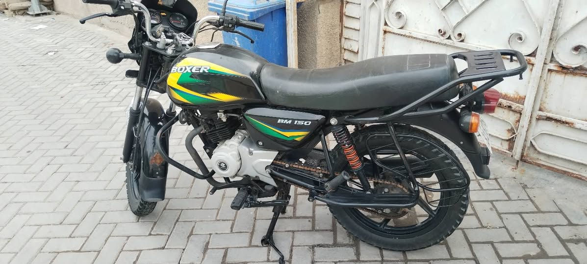 بوكسر للبيع موديل 23 مرقم سنويه ولوحات انكليزي ماشية 25 رقم ***********
