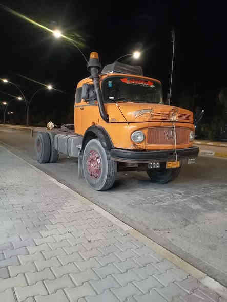 السلام عليكم اقجم راس تريله رقم انجليزي نجف مميز محرك شرط جير 111 اكسون 18 جيف تواير جديد سعر 23 مليون وبيها مجال‏‪***********‬‏
