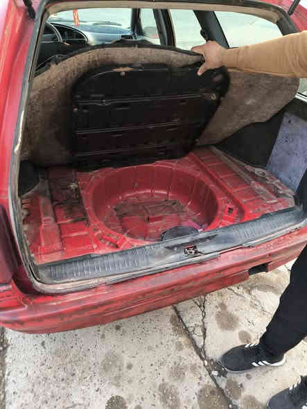 سلام عليكم فورت ستيشن موديل 1992 سياره بلاديه كير و محرك نضاف سياره جاهزه مال جناي كير و تماتيك محرك الفين مفتوح السعر 25 و بيها مجال *********** هاذا رقم راعيها اني مكلف بل نشر
