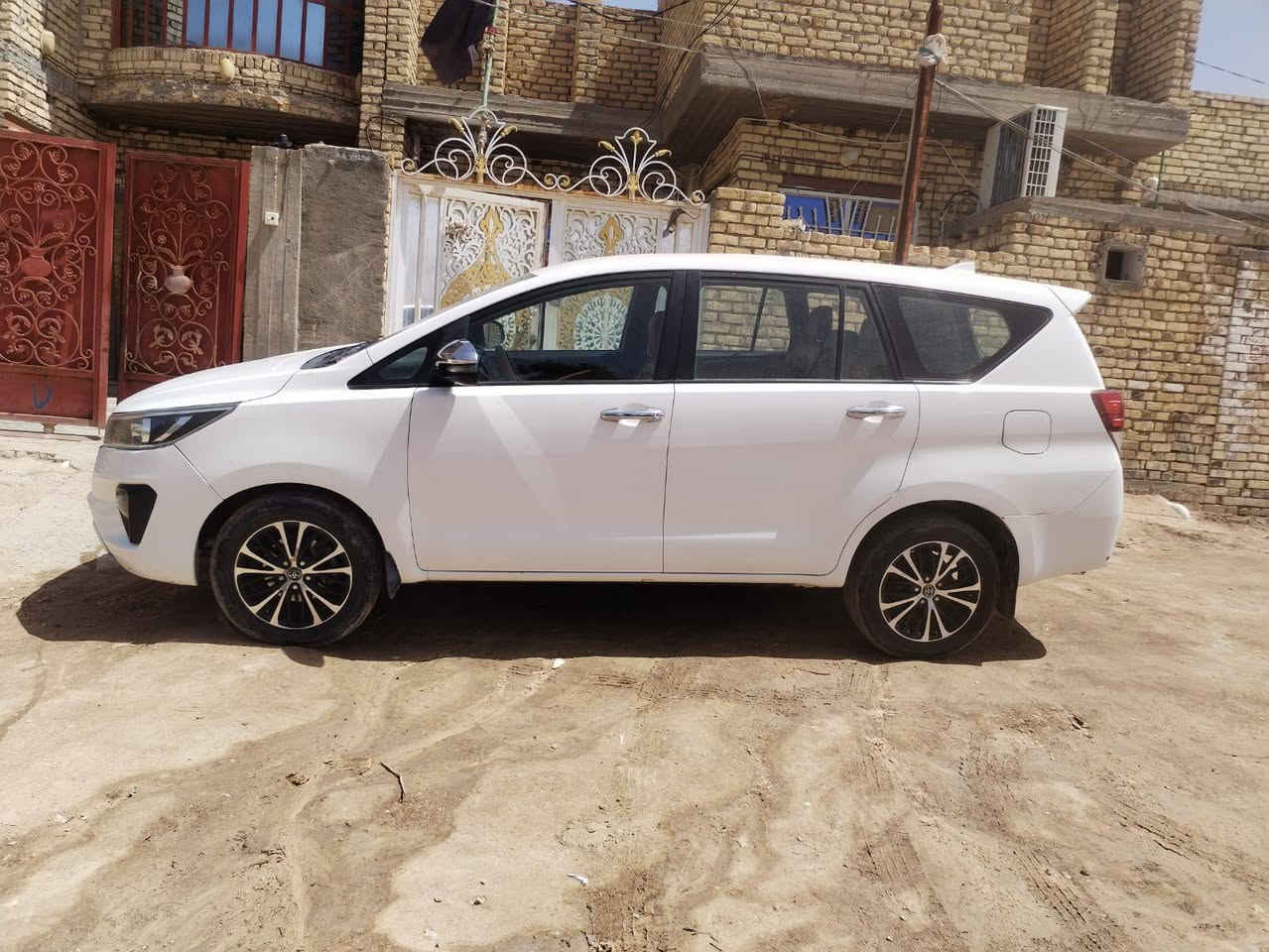 السلام عليكم 
السياره جاهزه برغي ماتخلي عليه الموديل 23 كفاله 
السعر 178وبيه مجال العنوان الديوانية قضاء الشنافيه رقم ‏‪***********‬‏الهاتف مكلف بالنشر تواصل مع صاحب السيارة حلوه الله يعمره
