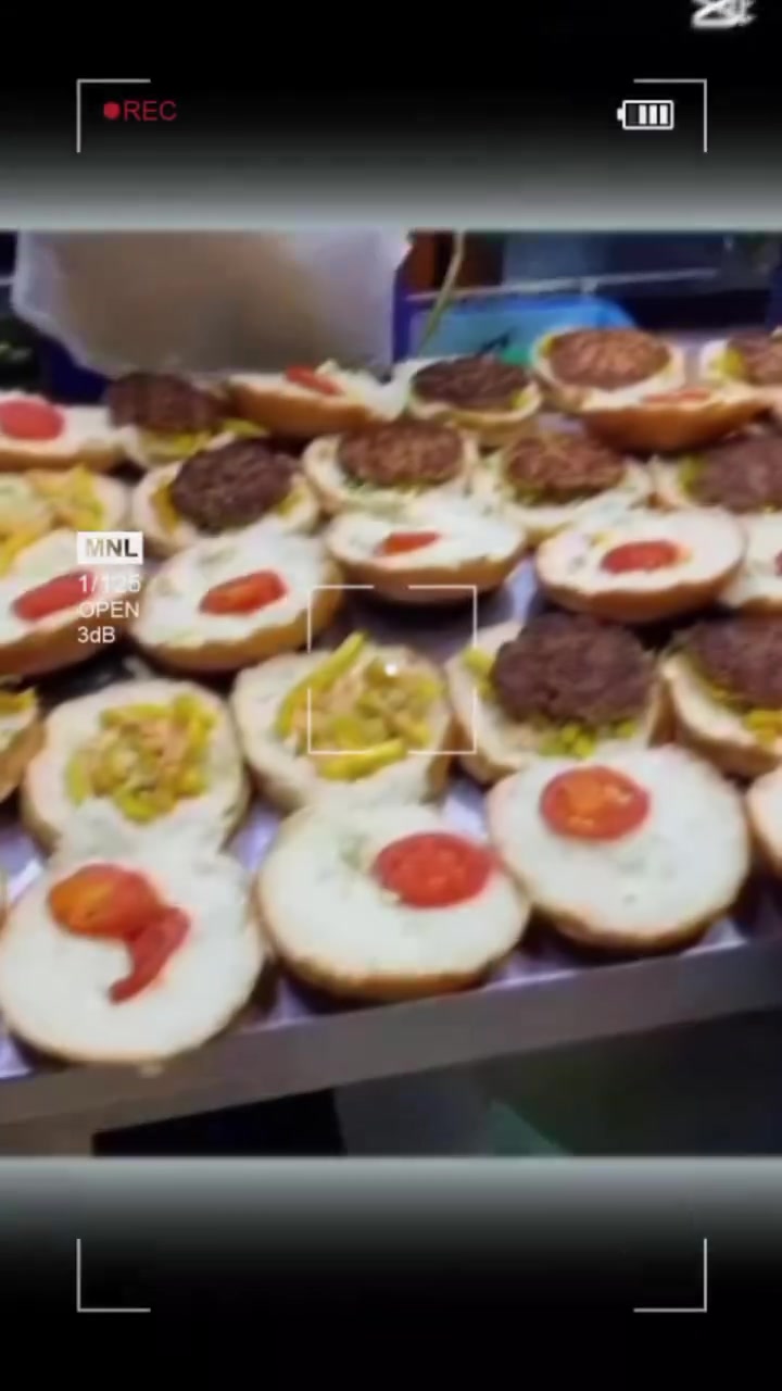 بركر أحمد يقدم لحوم عراقيه خالصه 
العنوان الحسينيه شارع المكاتب قرب مطعم الأمير

رقم التوصيل ***********
