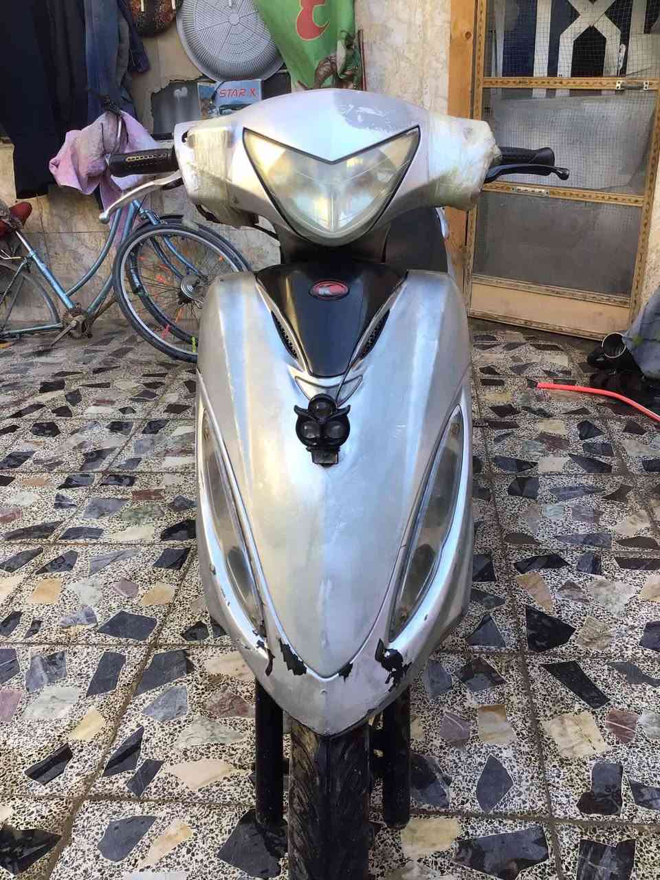 لام عليكم يولد دراجه كامكو نضيفه كلشي شغال بيها وشوفو لفيديو وسعرها ٣٥٠وبيها مجال للطيبين والعنوان القرنه قرب شجره ادم وليحب يتواصل هاذه رقمي بس واتساب شغال ***********
