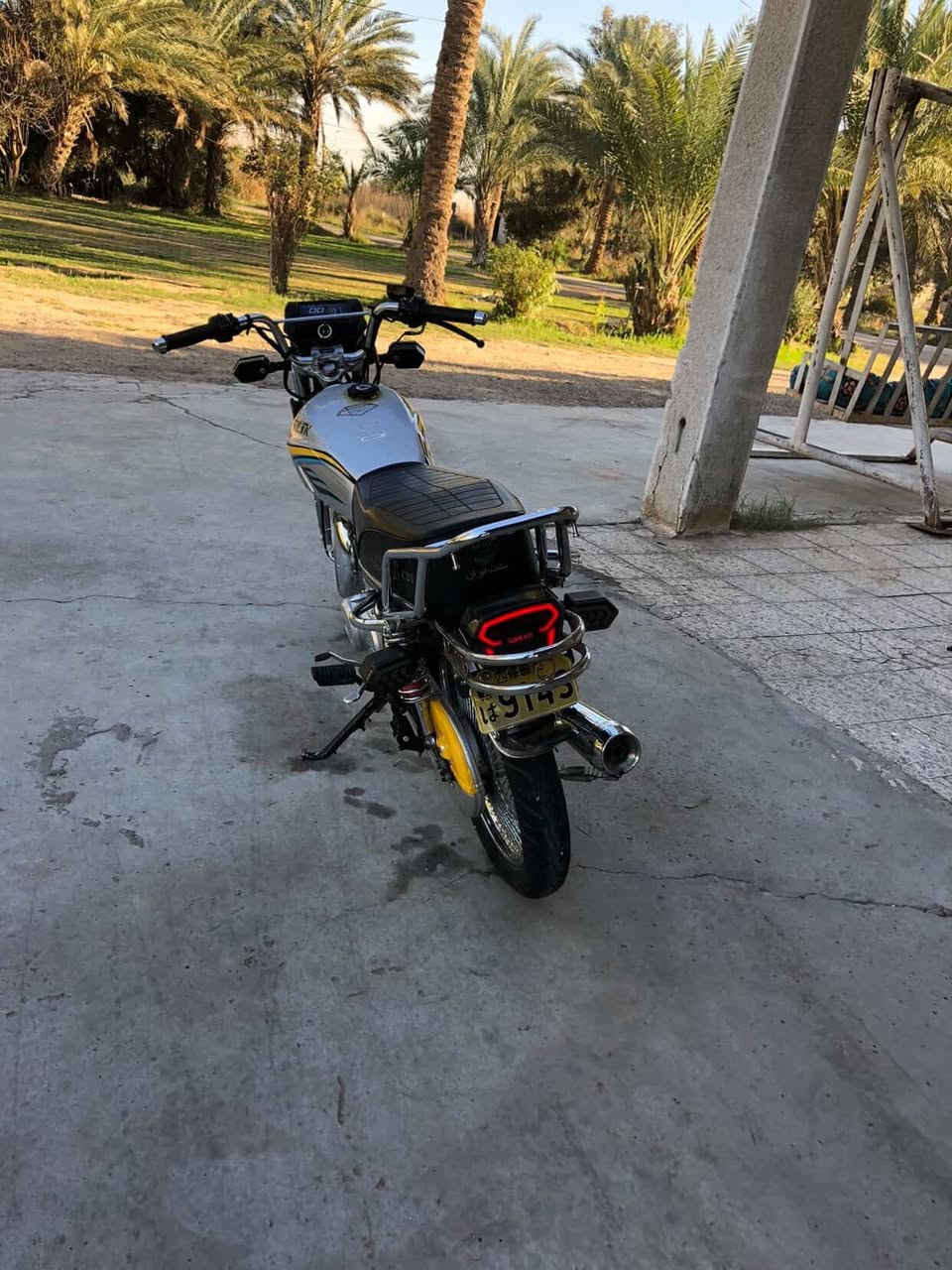 سلام عليكم شباب ايراني سونلك 25 تايكر 5كير كامله من كلشي كهربائيات شغاله شاشه شغاله محرك ١٥٠ بدون سلف التايكر الحديث كله يجي هيج اوراقهها طارن وي الصفاحيه اكفلك سرقه سعرها 700 وبيها مجال محرك بلاد برغي ممفتوح باتري جديد واذا اكو مراوس ايراني خمسه كير 23 بس كون بلاد نضيف عادي حسب النضافه رقمي بي واتساب *********** مكاني شرطه رابعه بياع
