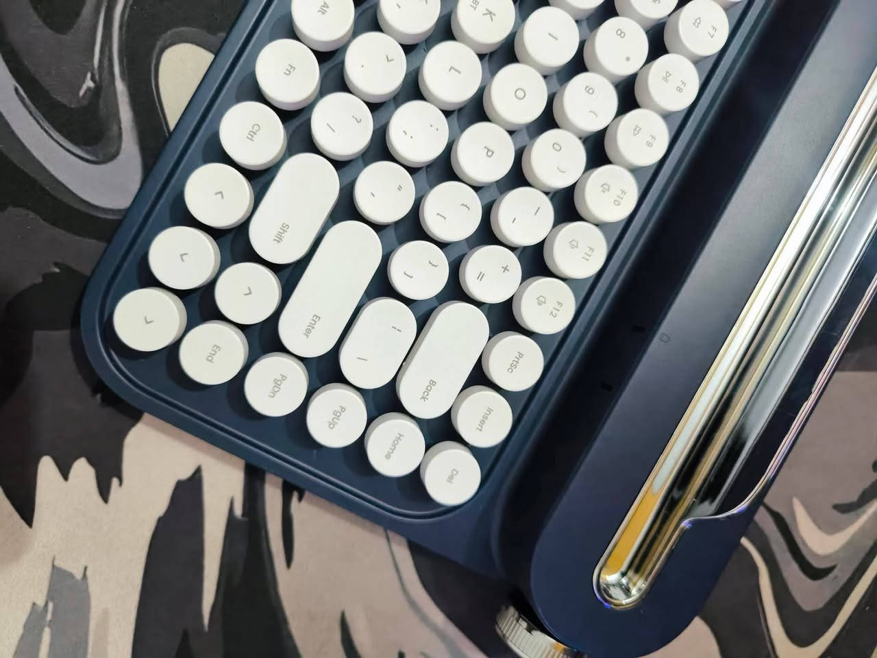 كيبورد جديد يشتغل على بلوتوث


**إذا كنت صاحب هذا الإعلان وتريد حذفه لأي سبب، رجاءا أرسل رسالة إلى الدعم الفني**