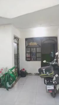 بيت بدوانم خلف السكةبشارع ابودراج فرع الثاني مساحه ميت متر يحتوي استقب...