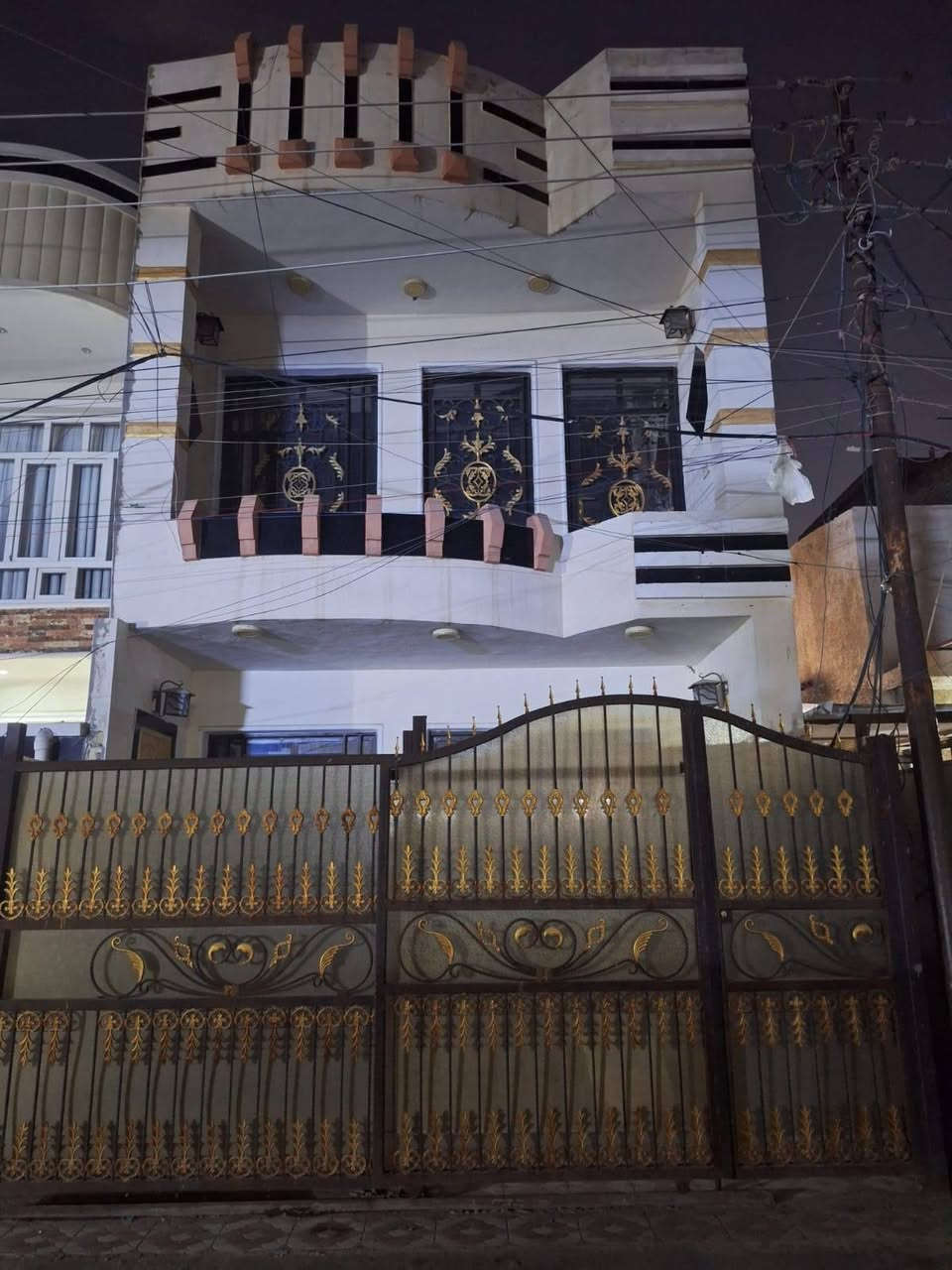 مشتمل 100م طابقين للايجار الغزالية شارع مدير الامن مربع اساور غرفتين نوم وصالة ومطبخ للاستفسار ***********
