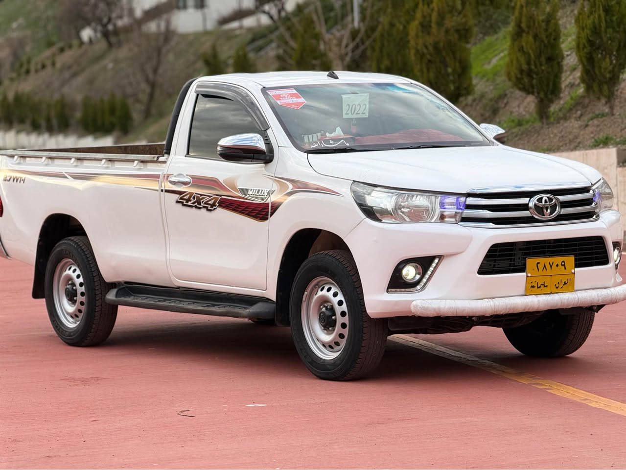 تويوتا هايلوكس تاك 2020 شاشه زينو سياره كه نمونه يه له جواني سياره كي زور خاوين و توند و توله 220 هه زار رويشتووه بي بوياغه بي ليدرانه ٢ په نجه ساردي پيووه يه له بوديكي 4 تايه نوي له ژئره گئر مه كينه اكسل به شه رت 
*********** سوران, أربيل
