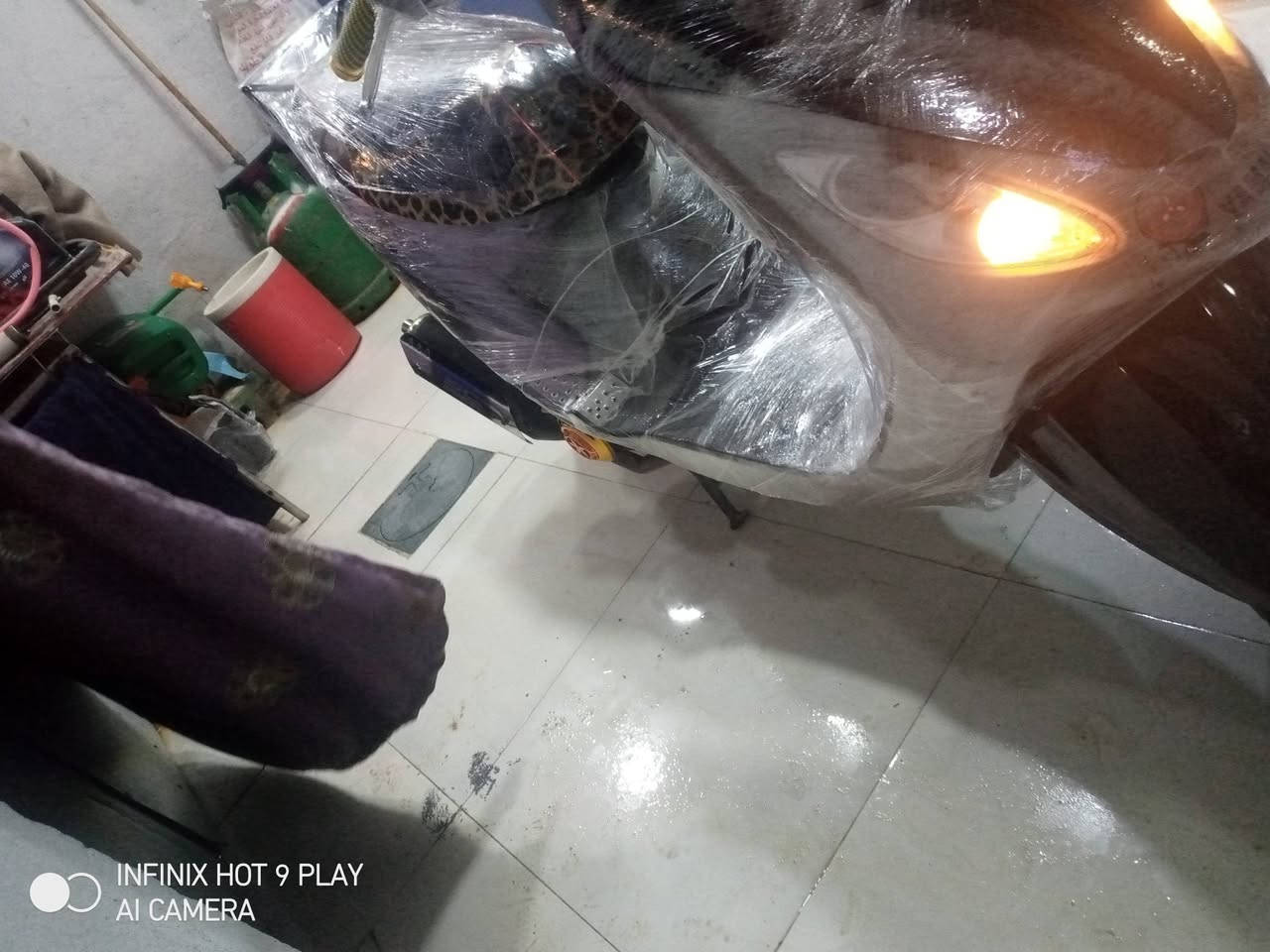 كفالة عامة
سلف شغال
هندر
مكينة ما مفتوحة تايوان الاصلية
تزويد
يدات بانزين
قبق فلاوين
قطرة دهن
كزوز SE
مراية قزم زوج موجودة 
تلبيسة كشن جلد نمر
كهربائيات كلها شغالة
عينة ضفيرة كلها شغالة
كفراتها البلادية موجودة 
اريدها ب750$ وبيها مجال
تواصل ***********
