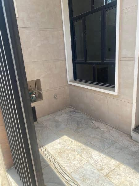 مشتمل 75م للبيع حديث
مشتمل 75م 

واقع حال ٧٦

واجهة 3،40 نزال٢٢ 

حديث الان تم انجازة
يتكون من طارمه واستقبال 

حوالي مطبخ منور 
خدمات وغرف نوم 
وطابق ثاني غرفتين نوم وخدمات 
وبيتونه وسطحين 

📍عنوان المشتمل : في الشعب مقابل جامعة الامام الكاظم

للأستفسار مكتب ارض الخيرات
 ***********ابو حسين 
حسن ***********
