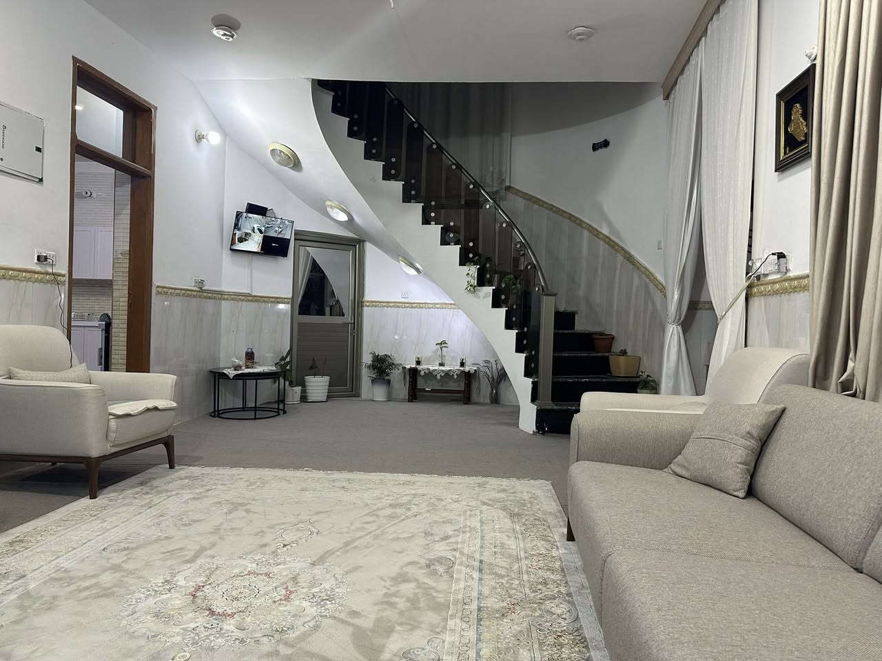 بيت للبيع ٢٥٠ متر طابقين 
حي ابو طالب قرب مطعم ليالي الفرات  قريب من مجنع القضاة


**إذا كنت صاحب هذا الإعلان وتريد حذفه لأي سبب، رجاءا أرسل رسالة إلى الدعم الفني**