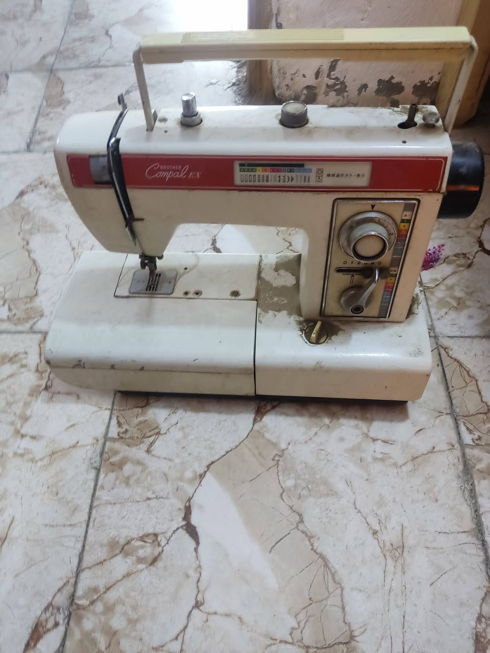 خمس مكائن ثنين خياطه كاتم جديد واثنين اوفر. واحد هندي واحد الماني
مكينه دكم وبيت دكم وتطريز   للبيع  مكان بابل  وبعد ميوزه مال كوي  واوتي  ابو دبه يعني محل كامل. سعر واحدونص وبي مجال ***********
