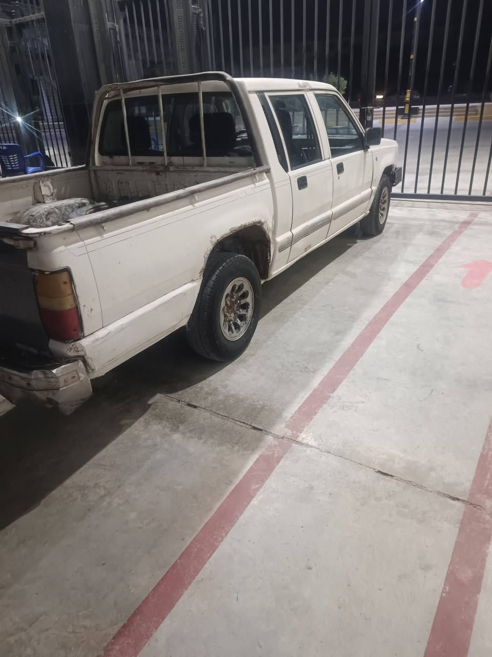 السلام عليكم مستيبوشي موديل 93 كير ومكينه فول سياره مابيهة قطرت صبق عله وضع البلاد رقم الماني تحويل ثاني يوم سعرها 33 وبيهة مجال بعغوبه تقاطع القدس ‏‪***********‬‏
