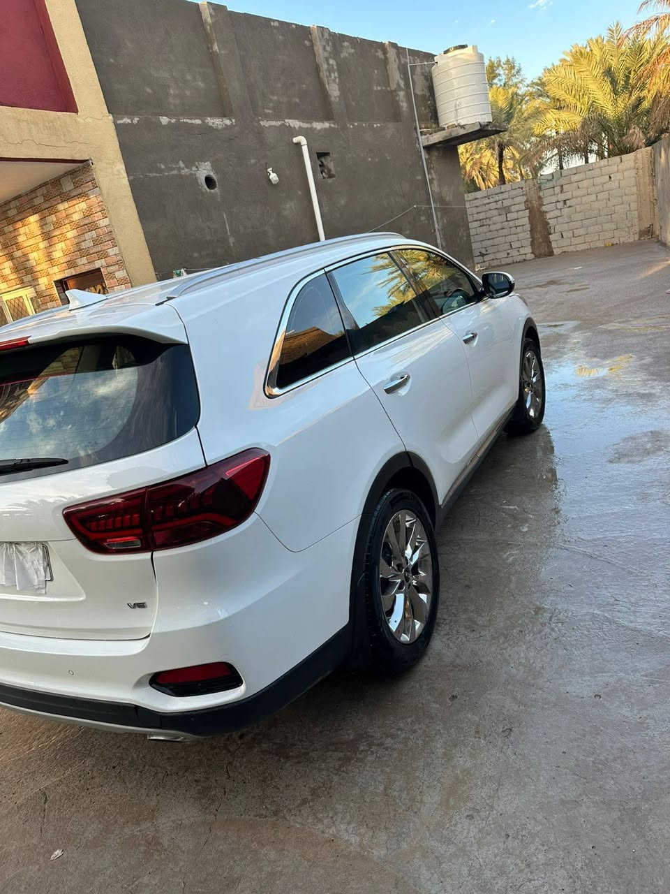 كيه سورنتو موديل ٢٠٢٠ خليجي مكينه ٦ سلندر   ٣ قطع تبريد شاشه كبيره حساس امامي خلفي داخل جلد  رقم بغداد نكليزي ٧ راكب مكفوله كفاله عامه من الصبغ التبديل والبارد فول مواصفات عدا البنرامه مكان حله ورديه خارج ***********
