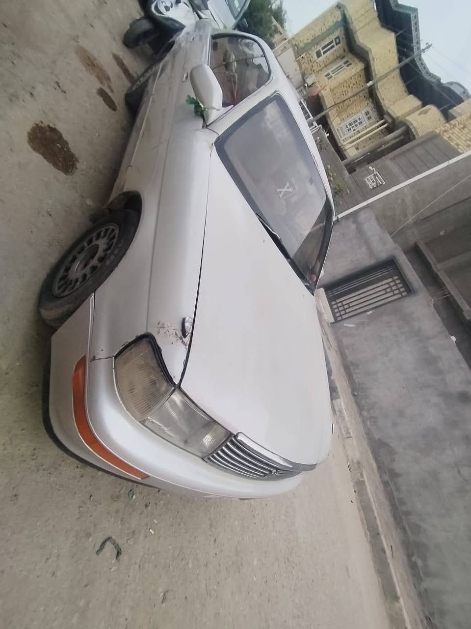 سياره بطه مديل 92.
مكينه وكير خير من الله مكفل من الفتح والتجفيت
كهربائات كلها شغاله
لايت عالي. ناصي.
السياره شرط التحويل
سنويه منتهيه الغرامات علئ راعيها.موجود بالگرنه
حداده الامامي جدد
سعر 40وبيها مجال 
للتواصل ***********
