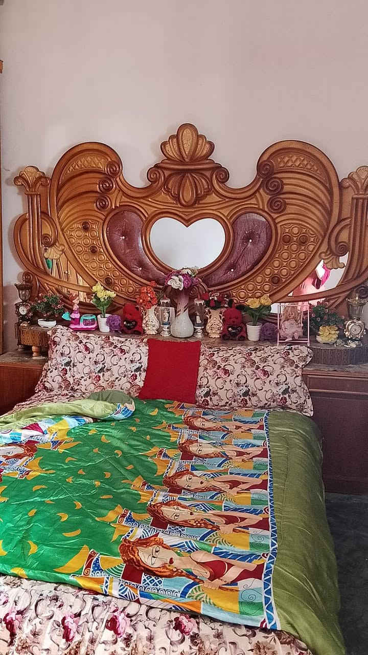 غرفة  خشاب عراقيةللبيع حلوة مابيهة اي شي سعر 850 وبيهة مجال شهربان المقدادية ***********
