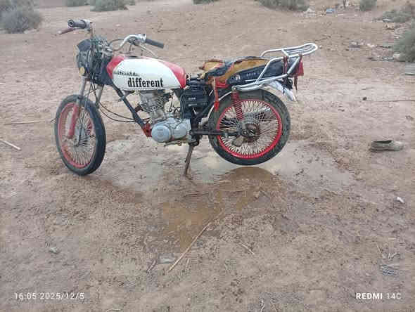 سلام عليكم دراجه للبيع موديل  19 شاصي مكفول دراجه  نضيفه اوراق اصوليه ***********
