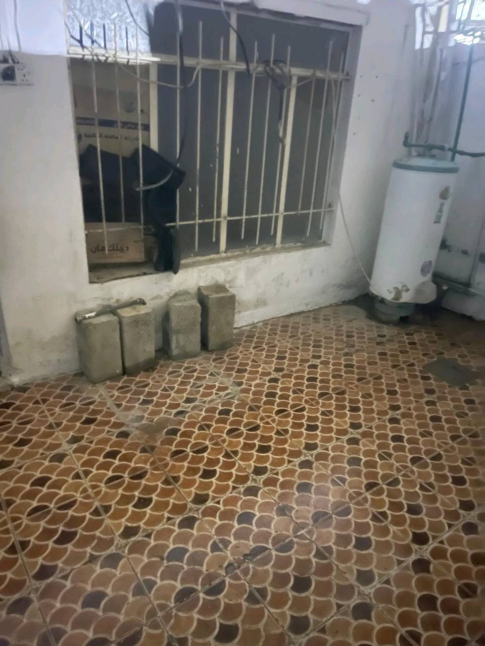 بيت للايجار بالتحرير مكون ٢ غرف نوم فوك وجوه استقبال وصاله ومطبخ وصحيات المساحه ١٠٠م
العنوان التحرير بشارع جامع الشهيدين قرب علي جمله 