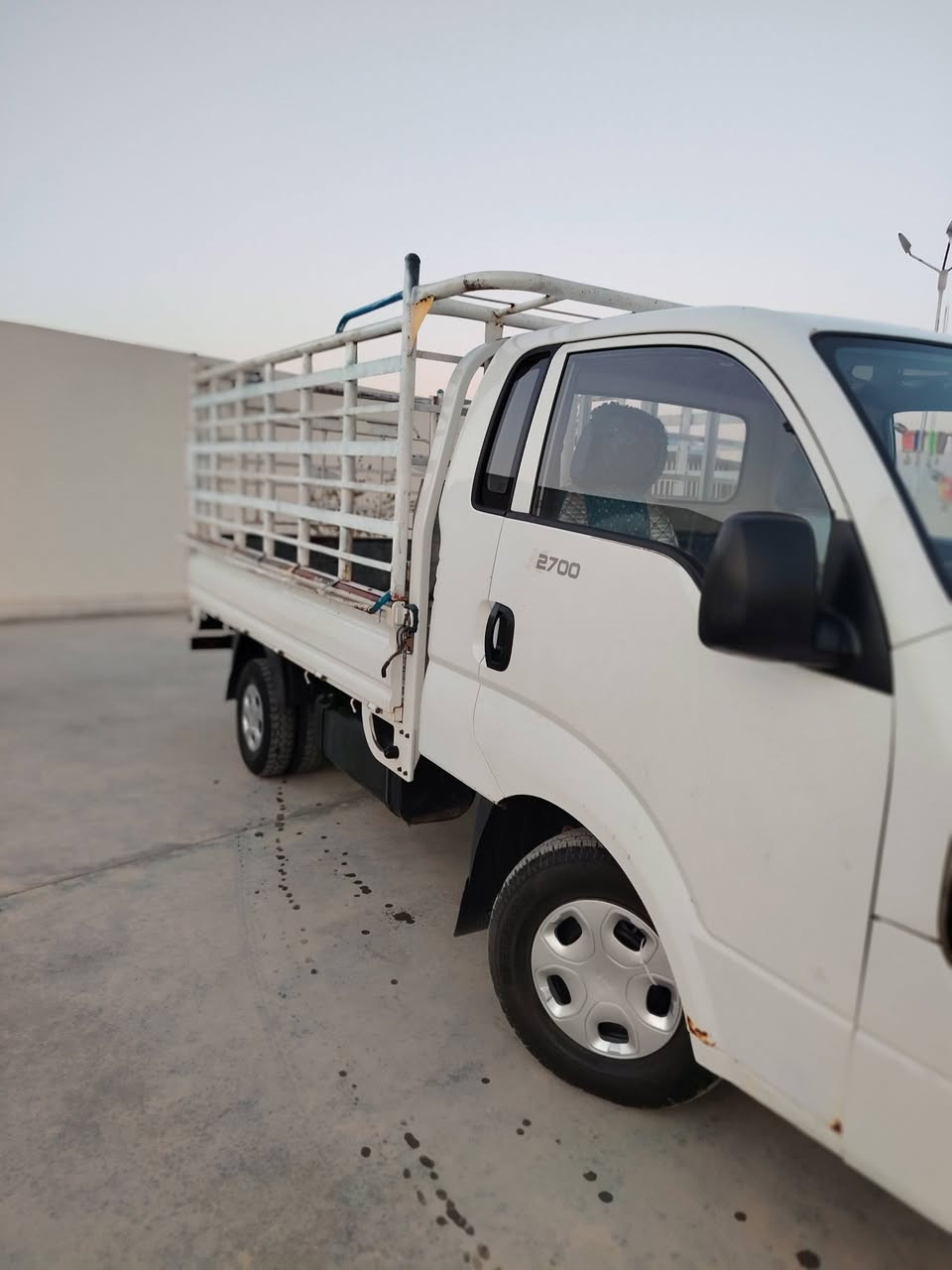 سلام عليكم كيأ بنكو موديل 2015سيارة بلاديه رقم الماني  كفالة عامه بدون صبغ  السعر 117 وبيه مجال رقم السيارة ديالى مكان سياره بغداد رقم  الهاتف***********
