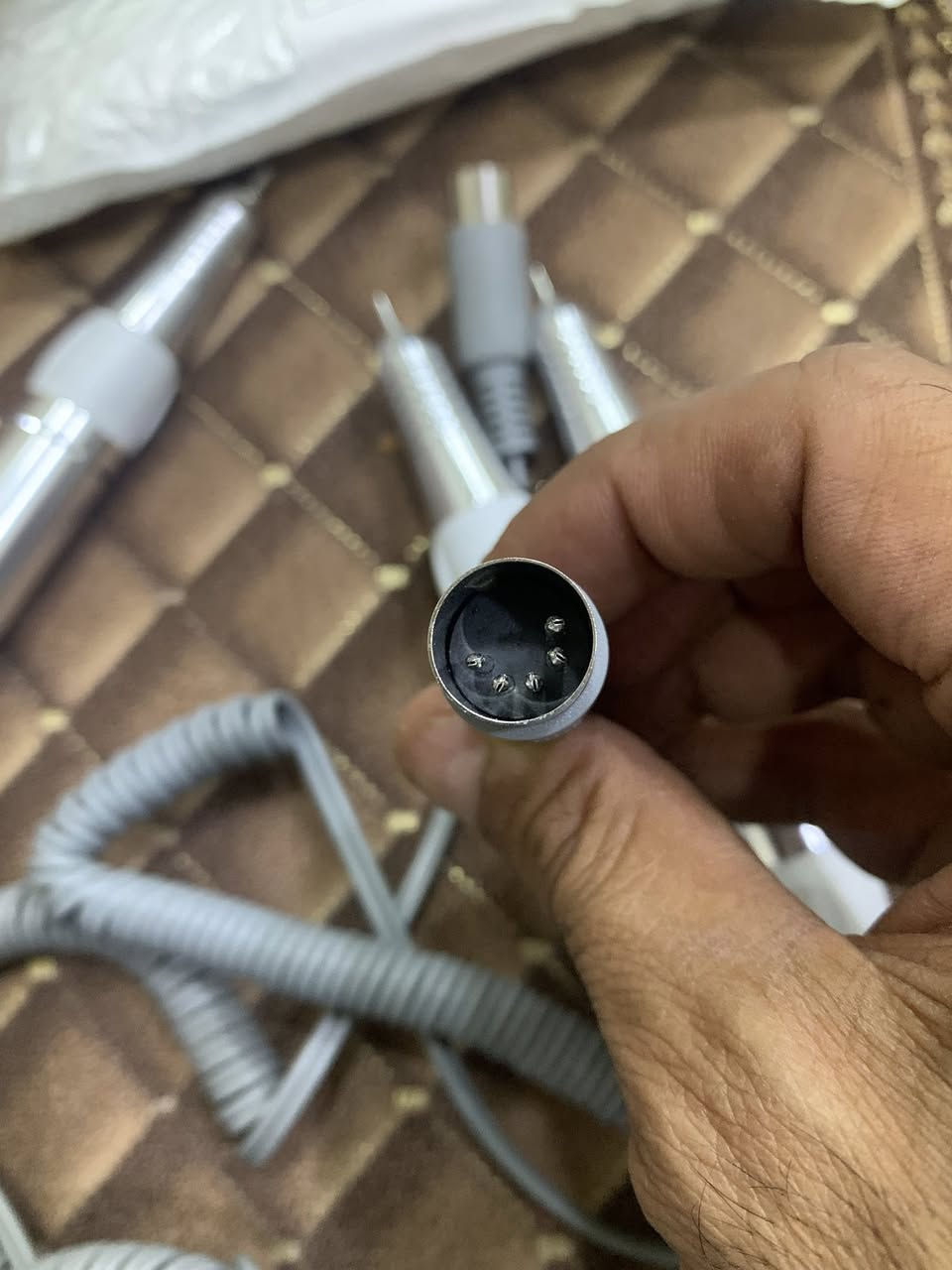 فرطونات هذا شكل طلعن يفيدنا ينطي سعر بيهن
متوفر ثلاث قطع


**إذا كنت صاحب هذا الإعلان وتريد حذفه لأي سبب، رجاءا أرسل رسالة إلى الدعم الفني**