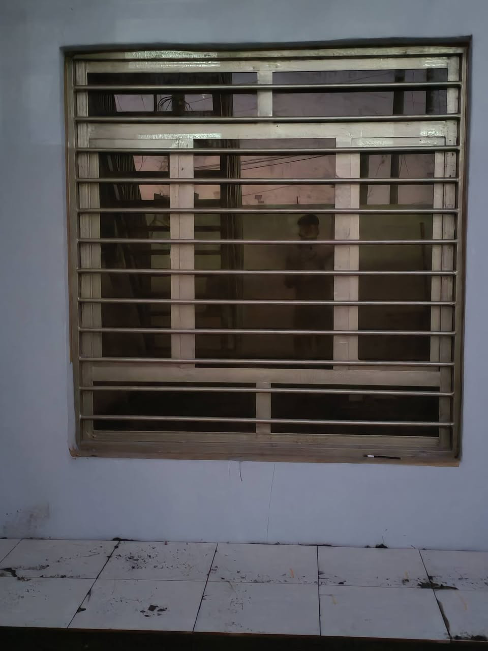 محل الامير لتركيب زجاج المنازل بانواعه
و المرايا و زجاج الجدران 
 الالمنيوم و pvc بأسعار مناسبة و ضمان الجودة
العنوان الغزالية نهاية شارع المركز مدخل النزاهة 
***********
***********
